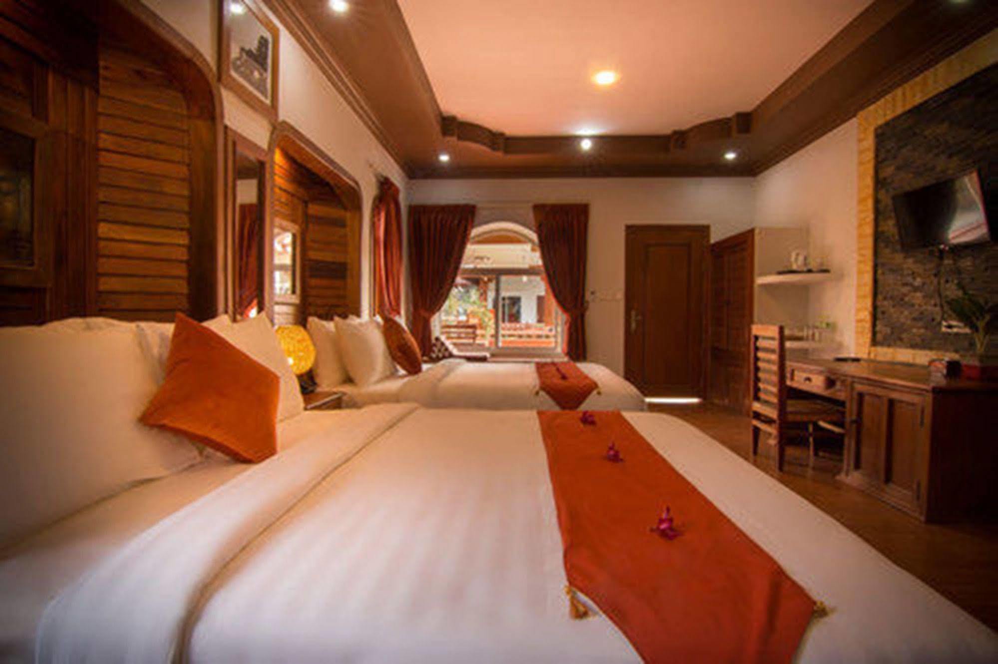 Ravorn Villa Boutique Баттамбанг Экстерьер фото